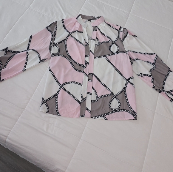 Stylish Pink and White Geometric Women's Top - Picture 6 of 6